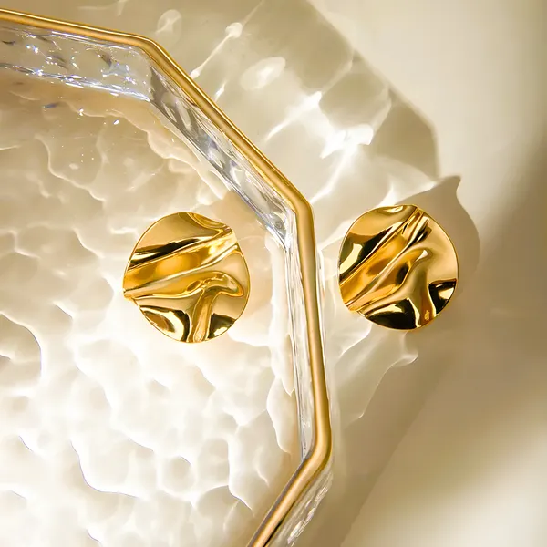 Gold_Wavy_Gold_Disc_Studs_For_Women