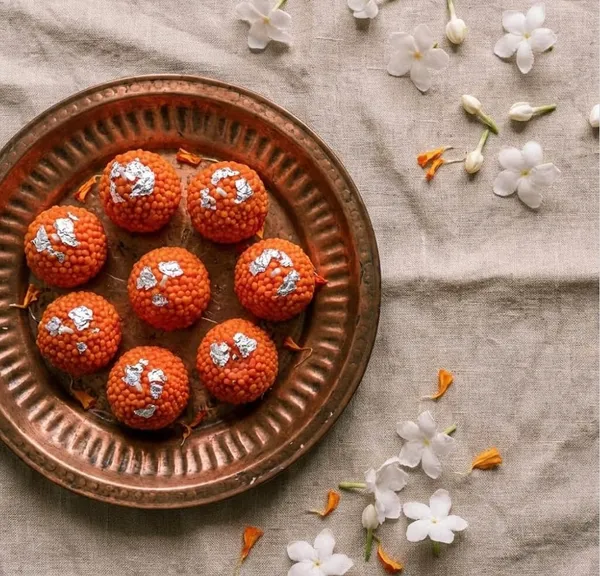 Motichoor_Ladoo_-_box_of_10