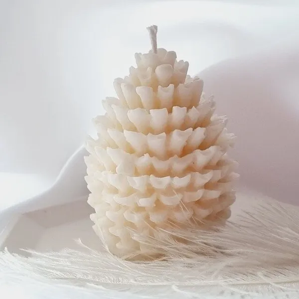 Pinecone_Pillar_Candle