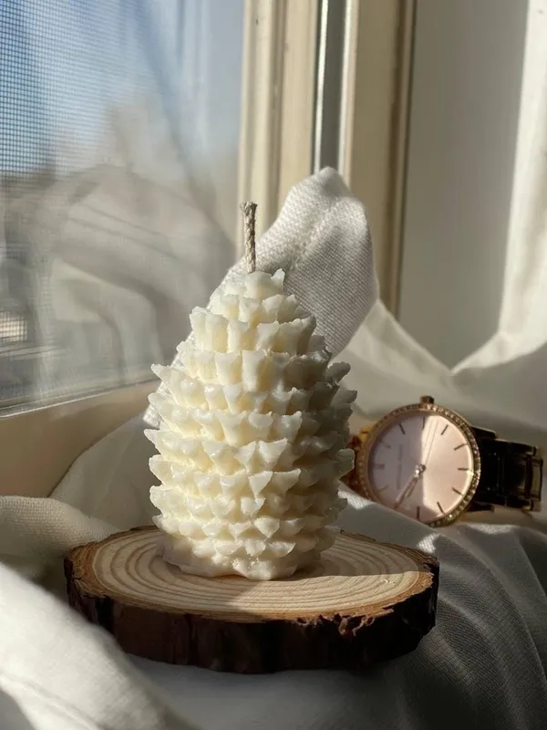 Pinecone_Pillar_Candle