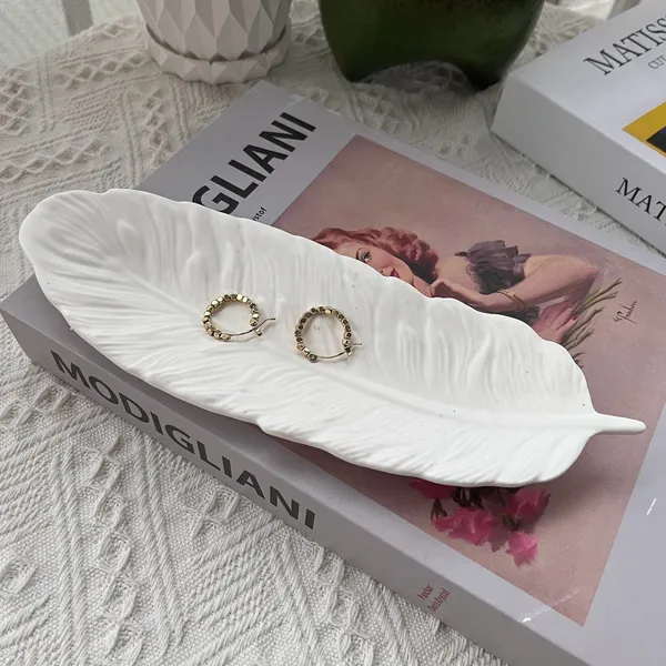 Feather_Tray