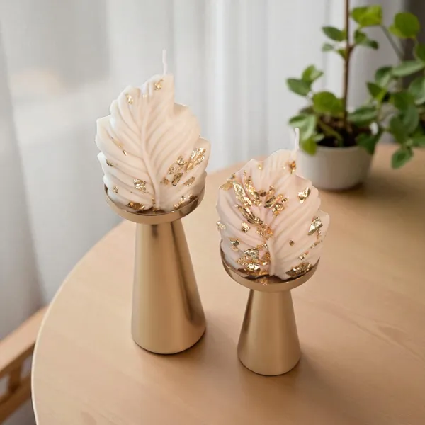 Golden_Metal_Candle_Holder