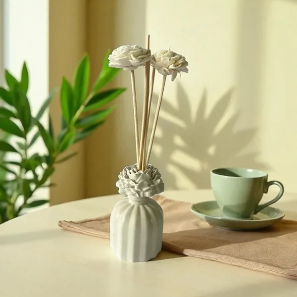 Rose_Top_Diffuser_For_Home_Decor