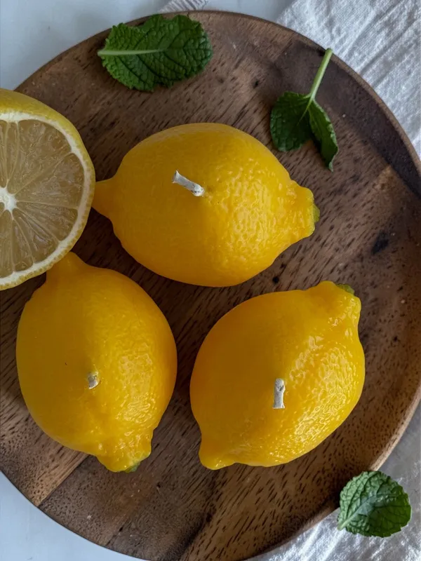 Set_of_3_lemon_candles_
