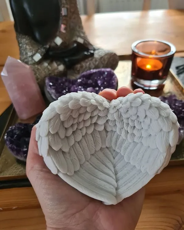 The_Halo_Heart_Holder