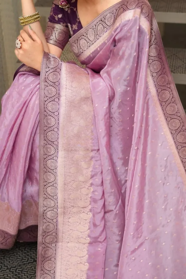 Pulsating_Lavender_Soft_Silk_Saree_With_Opulent_Blouse_Piece