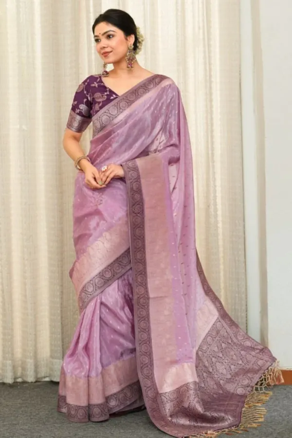 Pulsating_Lavender_Soft_Silk_Saree_With_Opulent_Blouse_Piece