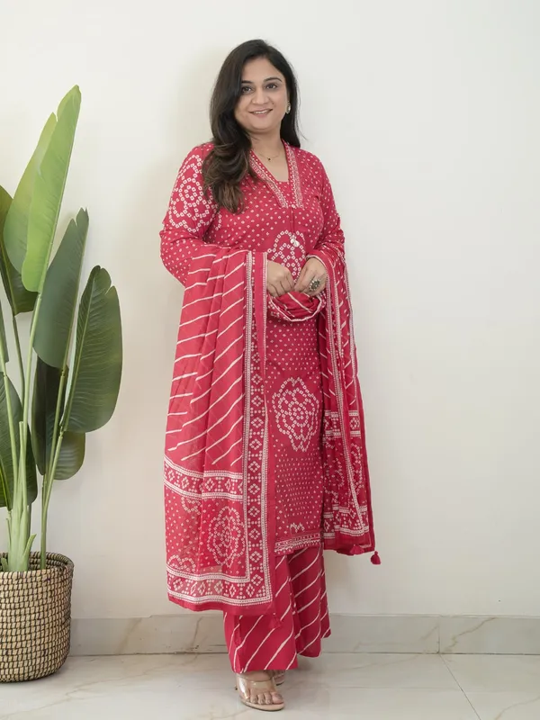 Saloni_Pink_Cotton_Bandhani_Leheriya_Dupatta_Set