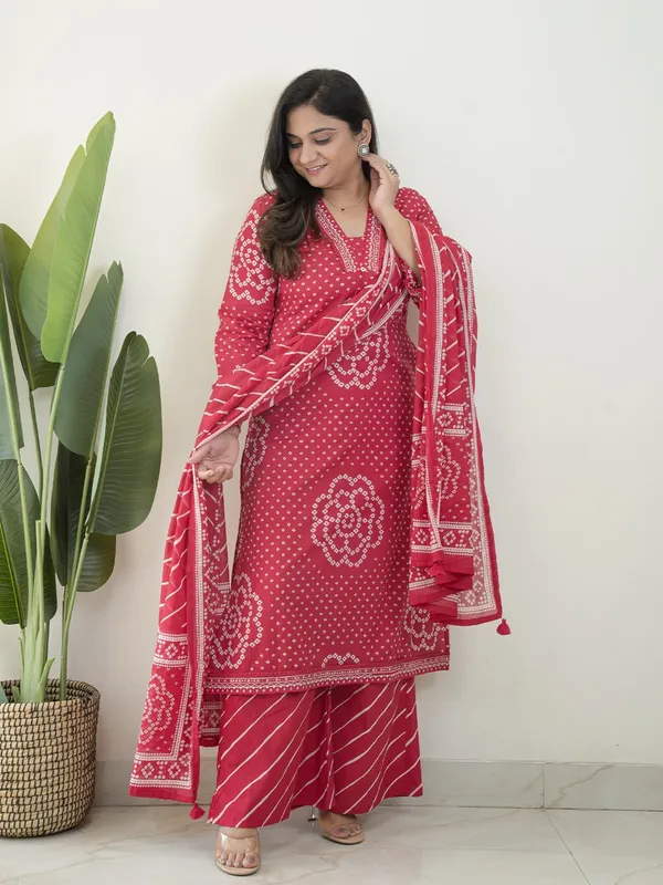Saloni_Pink_Cotton_Bandhani_Leheriya_Dupatta_Set