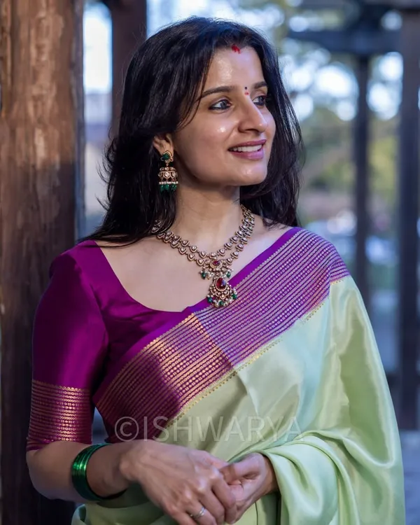 Whimsical_Sea_Green_Soft_Silk_Saree_With_Fantabulous_Blouse_Piece