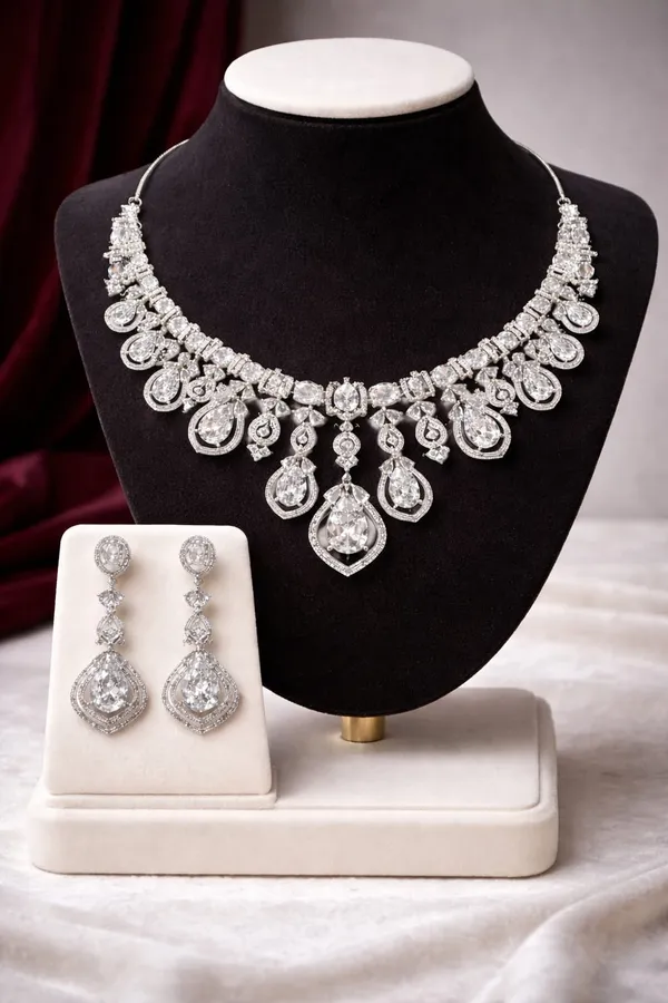 Crusstiquegold_Signature:_The_"Imperial_Pear"_Diamond-Cut_Bridal_Set