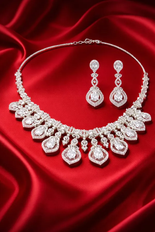 Crusstiquegold_Signature:_The_"Imperial_Pear"_Diamond-Cut_Bridal_Set