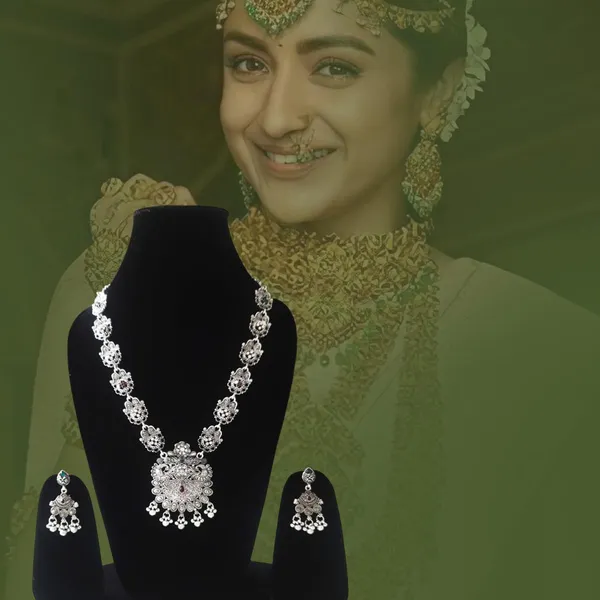 Multicolor_Traditional_Ethnic_Jewellery_Set_With_Intricate_Floral_Pendant_Design_And_Matching_Earrings_|_Elegant_Indian_Style_Bridal_Jewellery_For_Women_And_Weddings