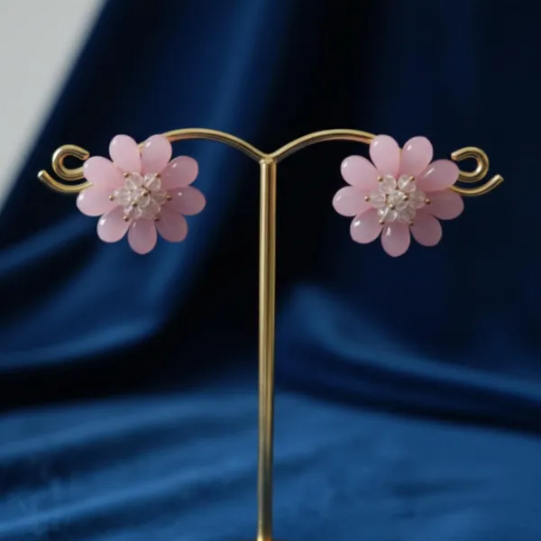 Lavender_Flower_Stud_Earrings_With_Crystal_Center,_Gold-Toned_Metal_Design,_Delicate_Floral_Jewelry,_Lightweight_And_Stylish_Statement_Accessories_For_Women