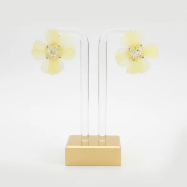 Light_Yellow_Floral_Crystal_Stud_Earrings_For_Women_Petals_Gold-Tone_Accents_Elegant_Flower_Design_Jewelry_Lightweight_Comfortable_Gift_For_Her_Party_And_Office