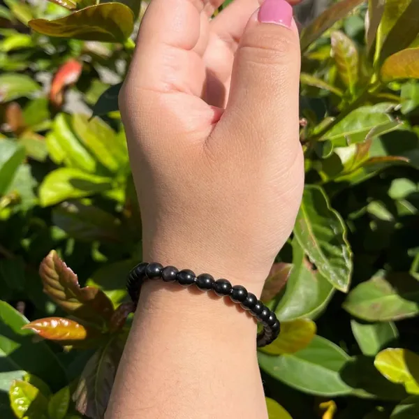 Multicolour_Unisex_Onyx_And_Howlite_Beaded_Bracelet,_Stretchable_Handmade_Gemstone_Wristband_For_Men_And_Women,_Calming_Energy_Healing_Stone_Jewellery