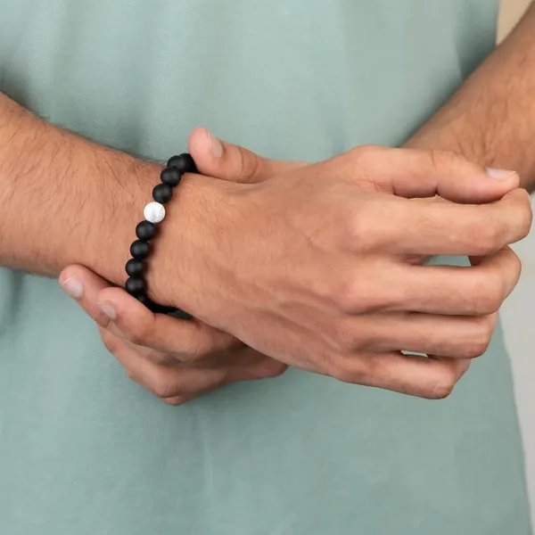 Multicolour_Unisex_Onyx_And_Howlite_Beaded_Bracelet,_Stretchable_Handmade_Gemstone_Wristband_For_Men_And_Women,_Calming_Energy_Healing_Stone_Jewellery
