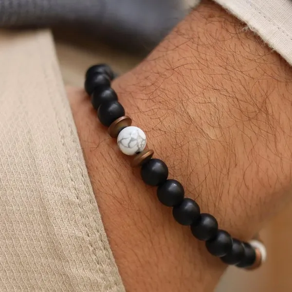 Multicolour_Unisex_Onyx_And_Howlite_Beaded_Bracelet,_Stretchable_Handmade_Gemstone_Wristband_For_Men_And_Women,_Calming_Energy_Healing_Stone_Jewellery