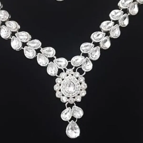 Crystal_Teardrop_Necklace_Set_With_Earrings_For_Women,_Silver-Plated_Jewellery_Set_In_White_|_Elegant_Bridal_Wedding_Necklace_And_Earring_Set
