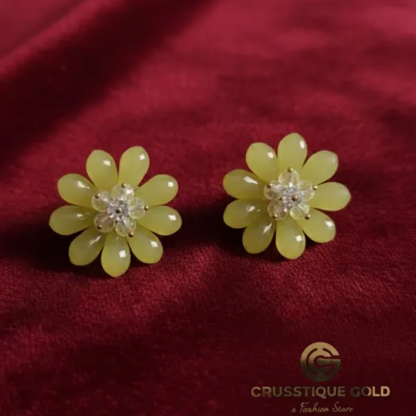 Yellow_Jade_Flower_Earrings_For_Women_|_Daisy_Stud_Earrings_With_Crystal_Center_|_Elegant_Floral_Jewelry_|_Lightweight_Comfortable_Gift