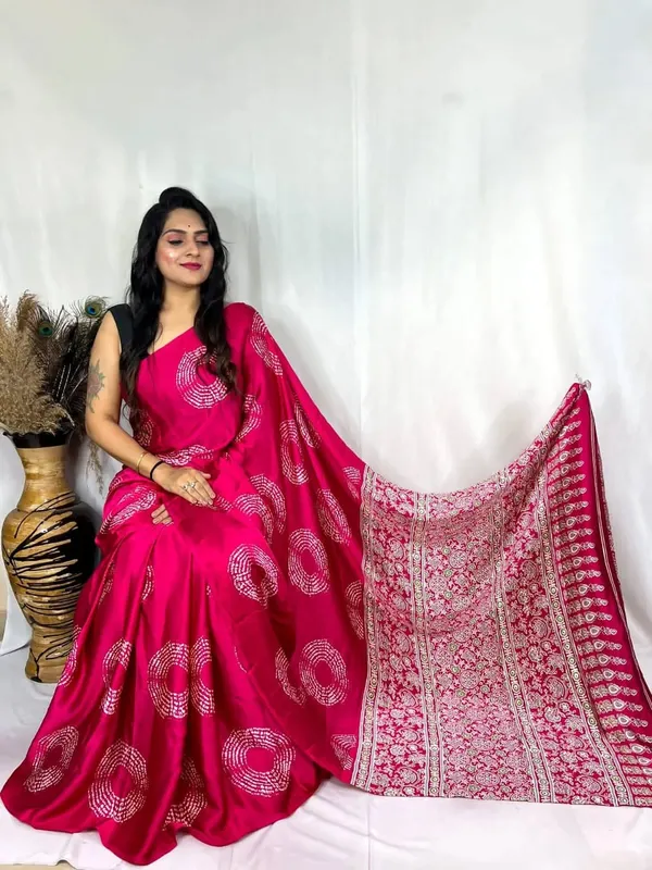 Satin_Silk_Pink_Bandhani_Saree_with_Designer_Pallu