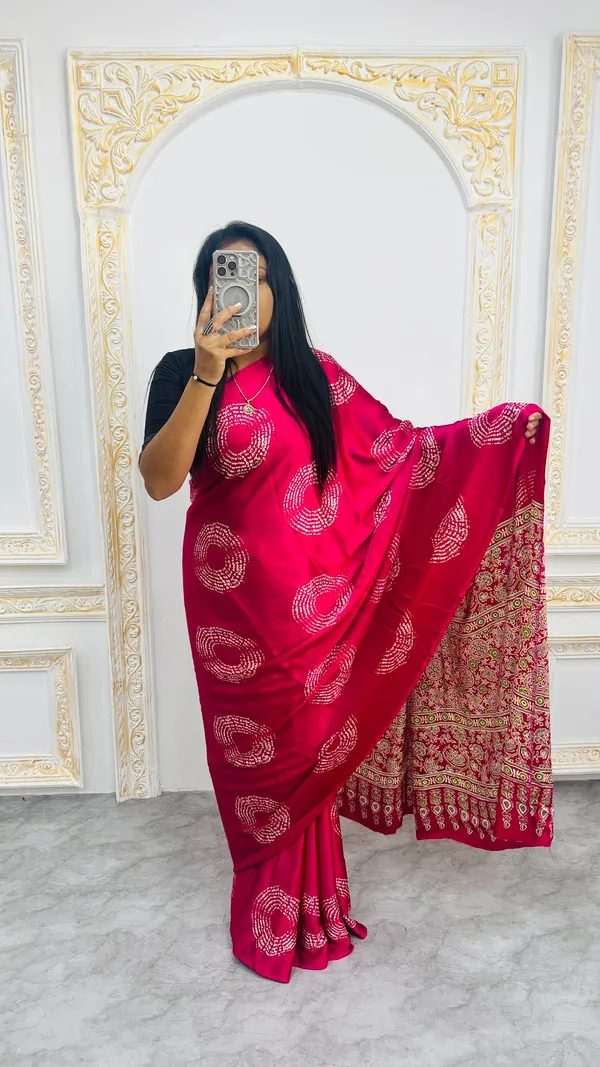 Satin_Silk_Pink_Bandhani_Saree_with_Designer_Pallu