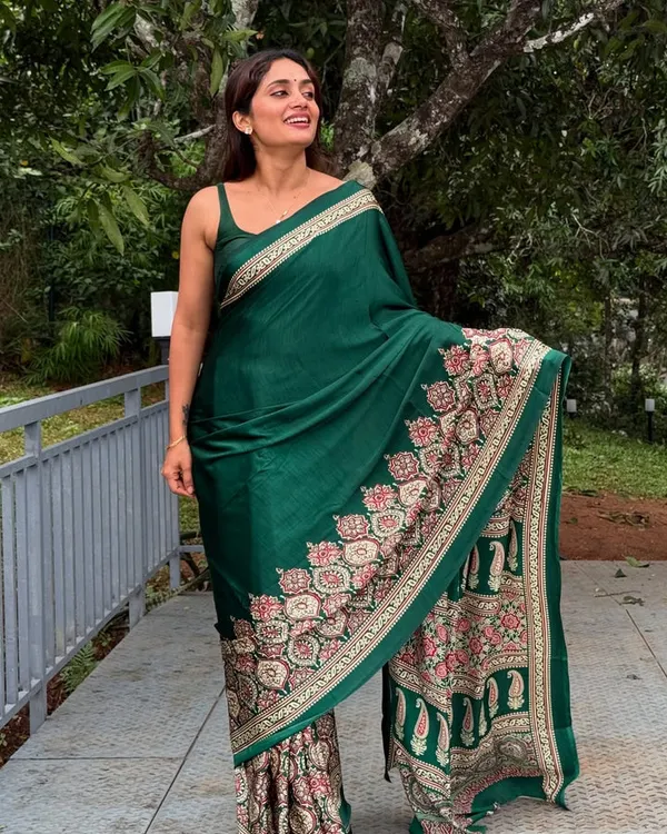 Green_Ajrakh_Printed_Modal_Silk_Plain_Saree_With_Ajrakh_Blouse