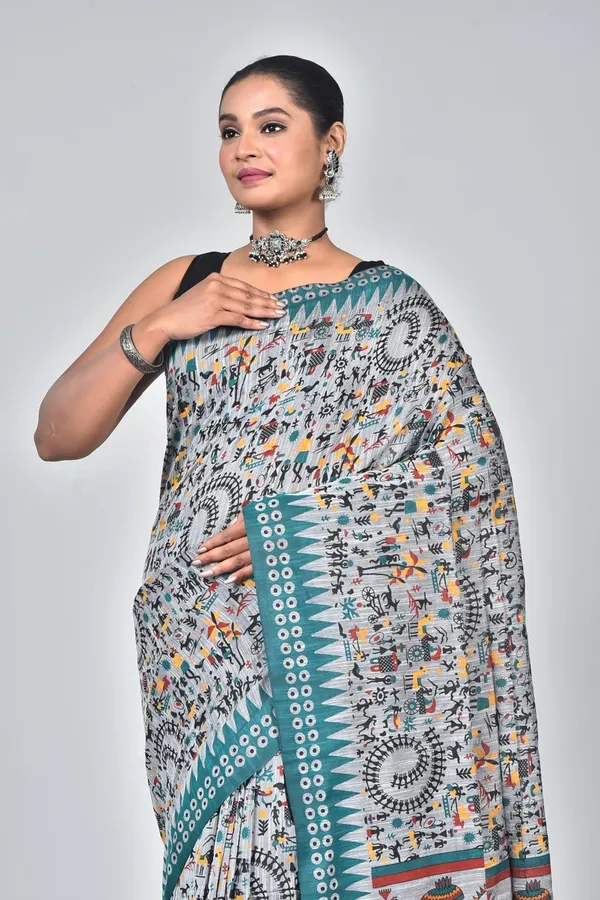 Grey_Linen_Printed_Saree_with_Ethnic_Tribal_Art_Pallu