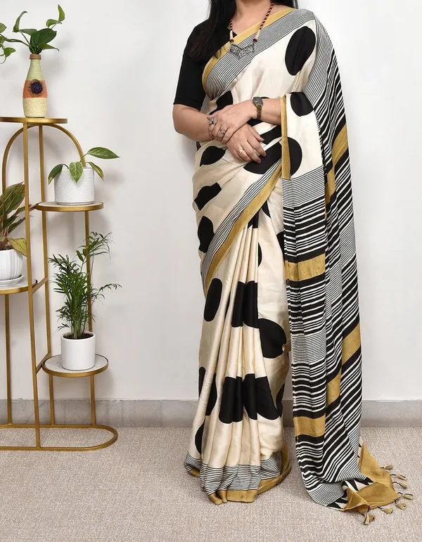 Ajrakh_Pallu_Modal_Silk_Saree_with_Blouse_Piece_Traditional_Handblock_Design