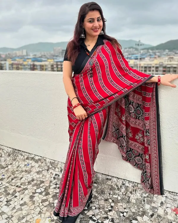 Traditional_Red_and_Black_Printed_Ajrakh_Saree_with_Intricate_Border