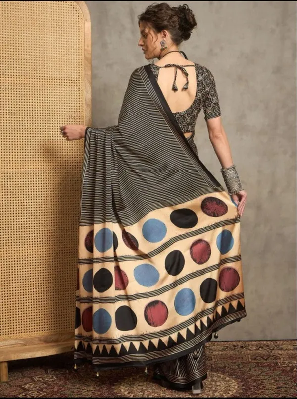 Black_Striped_Digital_Print_Saree_with_Abstract_Pallu_Premium_Designer_Wear