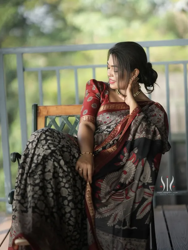 Elegant_Black_Dola_Silk_Saree_with_Floral_Weaving_&_Rich_Border_|_Premium_Festive_Wear_Saree