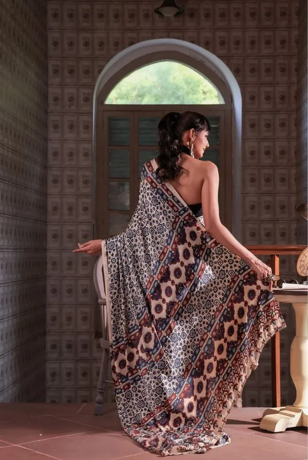 Elegant_Digital_Print_Saree_for_Women_|_Premium_Designer_Digital_Printed_Saree
