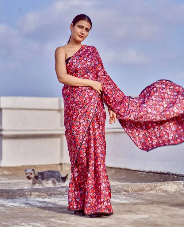 Red_Floral_Digital_Print_Saree_Premium_Lightweight_Designer_Wear
