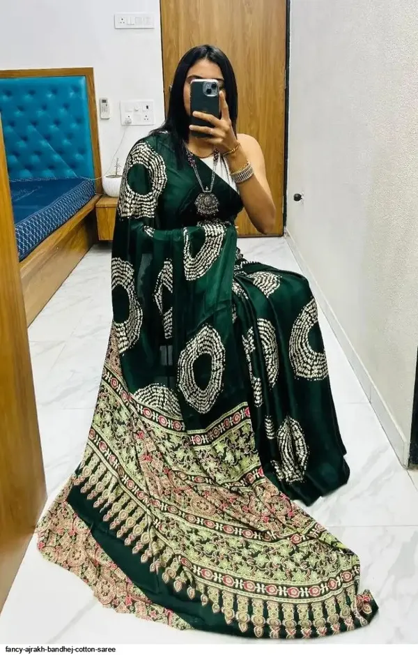 Satin_Silk_Green_Bandhani_Saree_with_Designer_Pallu