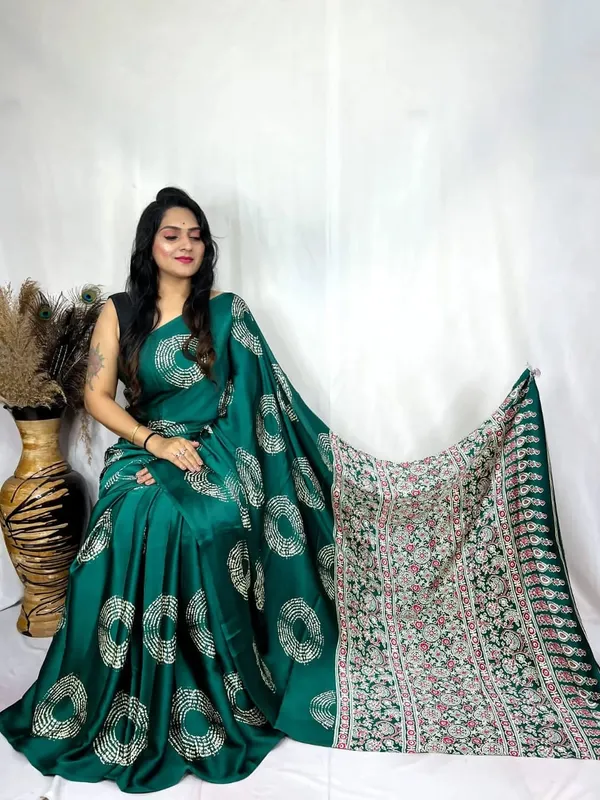 Satin_Silk_Green_Bandhani_Saree_with_Designer_Pallu
