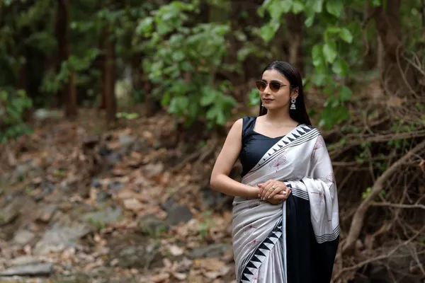 Premium_Digital_Printed_Saree_with_Minimal_Contemporary_Design