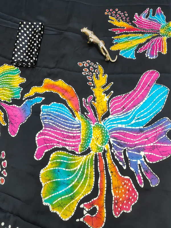 Elegant_Black_Ajrakh_Modal_Silk_Saree_for_Women_|_Handcrafted_Floral_Print_Saree_Online