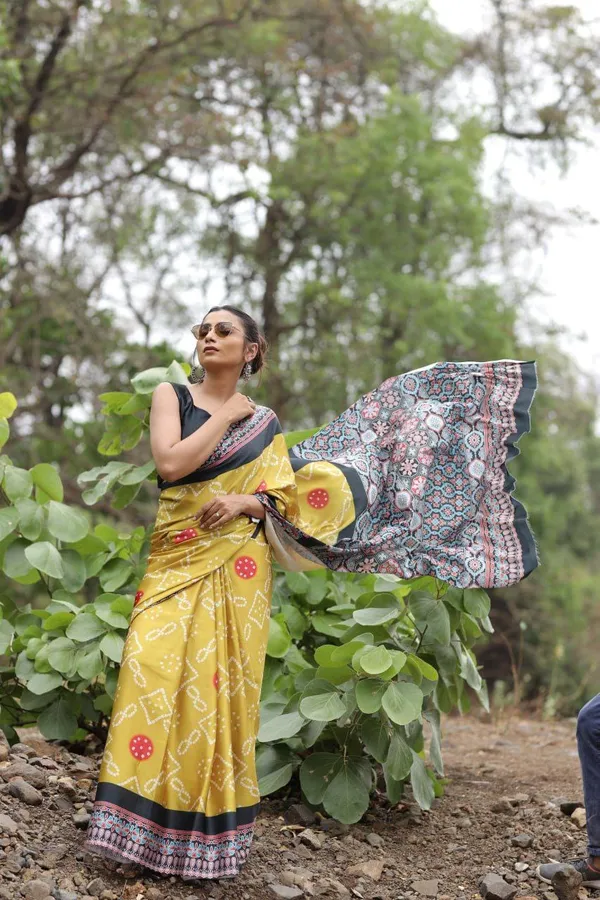 Mustard_Yellow_Digital_Print_Saree_with_Elegant_Contrast_Border