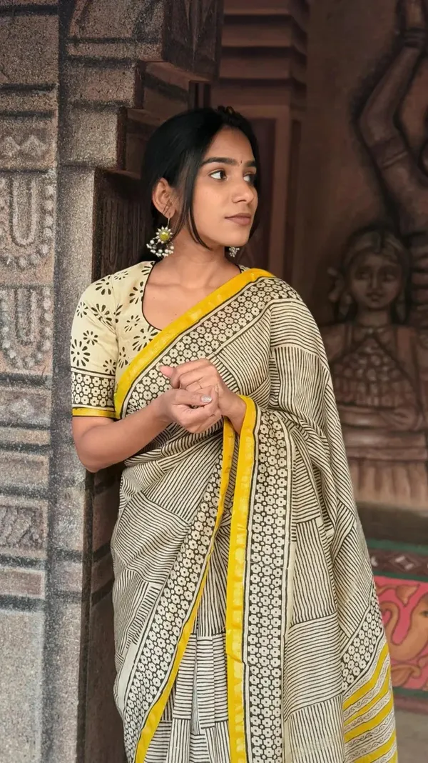 Designer_Yellow_Linen_Saree_with_|_Premium_Soft_Linen_Saree
