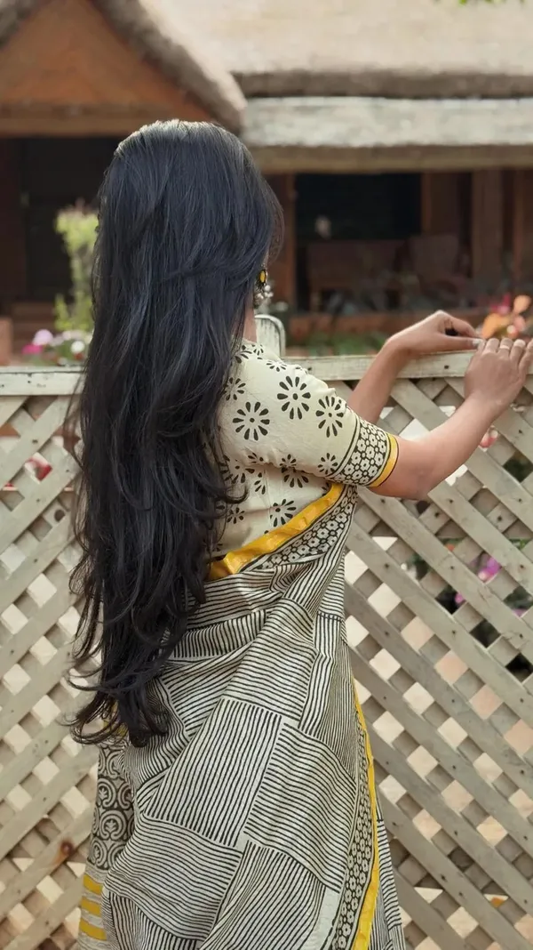 Designer_Yellow_Linen_Saree_with_|_Premium_Soft_Linen_Saree