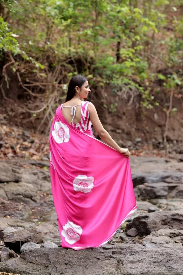 Pink_Floral_Digital_Print_Saree_|_Premium_Soft_Fabric_|_Elegant_Everyday_&_Party_Wear