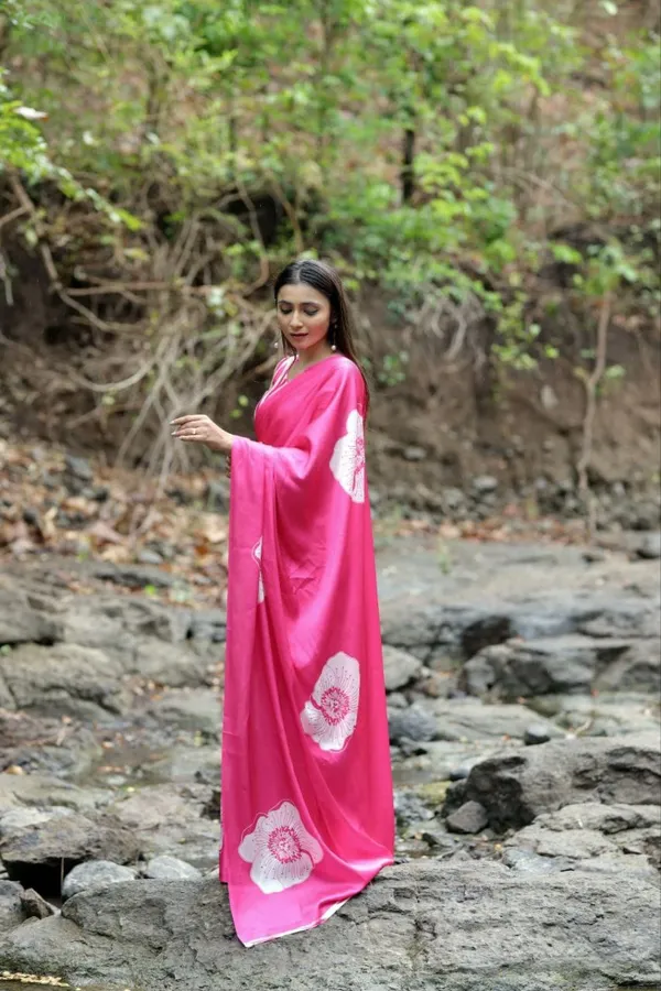 Pink_Floral_Digital_Print_Saree_|_Premium_Soft_Fabric_|_Elegant_Everyday_&_Party_Wear