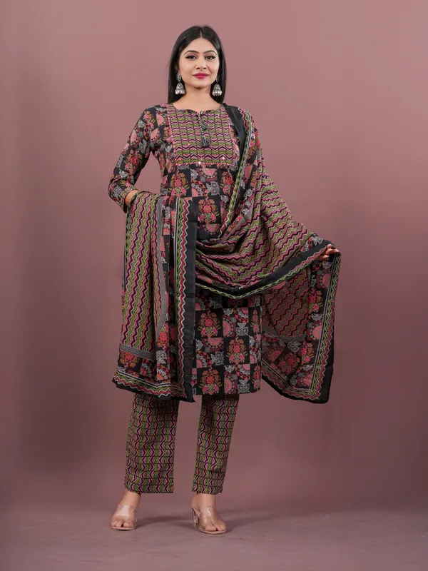 Black_With_A_Floral_Print_Kurti_With_Pant_&_Dupatta_Set_Cotton_60*60_For_Women