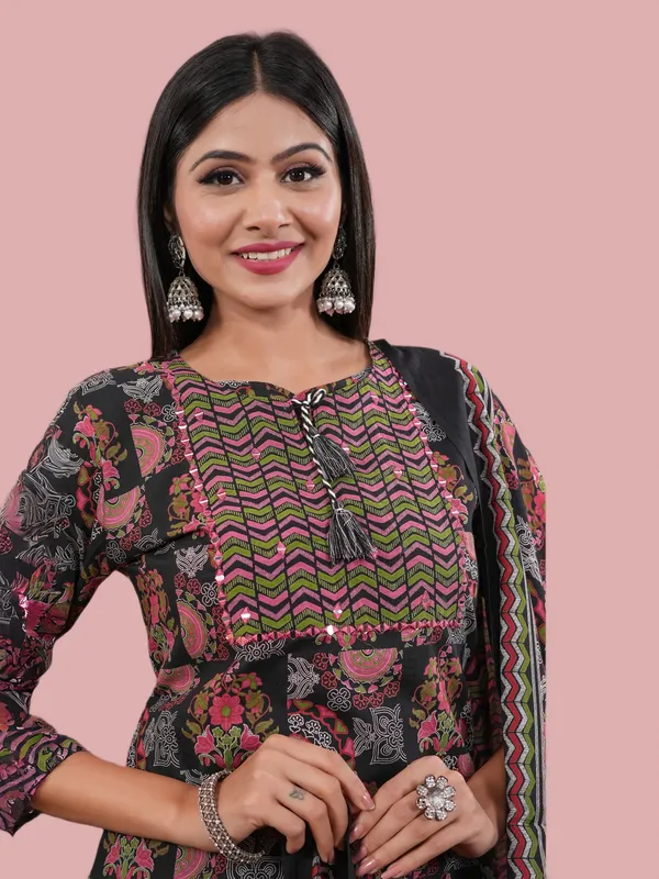 Black_With_A_Floral_Print_Kurti_With_Pant_&_Dupatta_Set_Cotton_60*60_For_Women