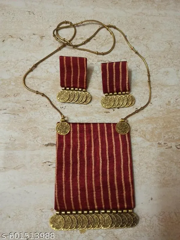 Red_&_Gold_Traditional_Maharashtrian_Dholki_Necklace_And_Earrings_Set_For_Women