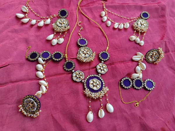 Dark_Blue_Bridal_Ivory_Kundan_Jewellery_Set_For_Women