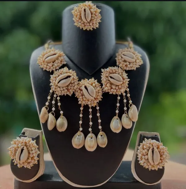 White_Cowrie_Shell_&_Beaded_Indian_Jewellery_Set_For_Women