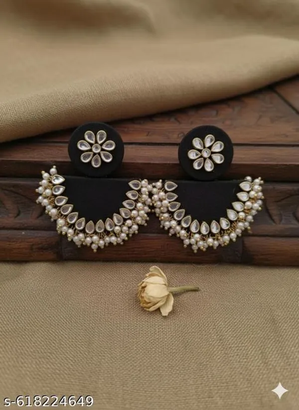 Black_Emerald_Bloom_Half-Moon_Kundan_Earrings_For_Women