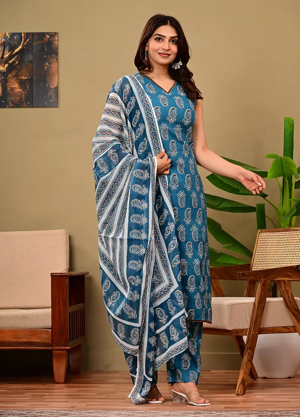 Turquoise_Blue_Paisley_Printed_Regular_Pure_Cotton_Kurta_With_Trousers_&_With_Dupatta_For_Women
